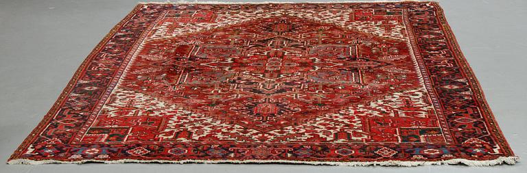 A carpet, semi-antique/old Heriz, ca 340 x 256 cm.