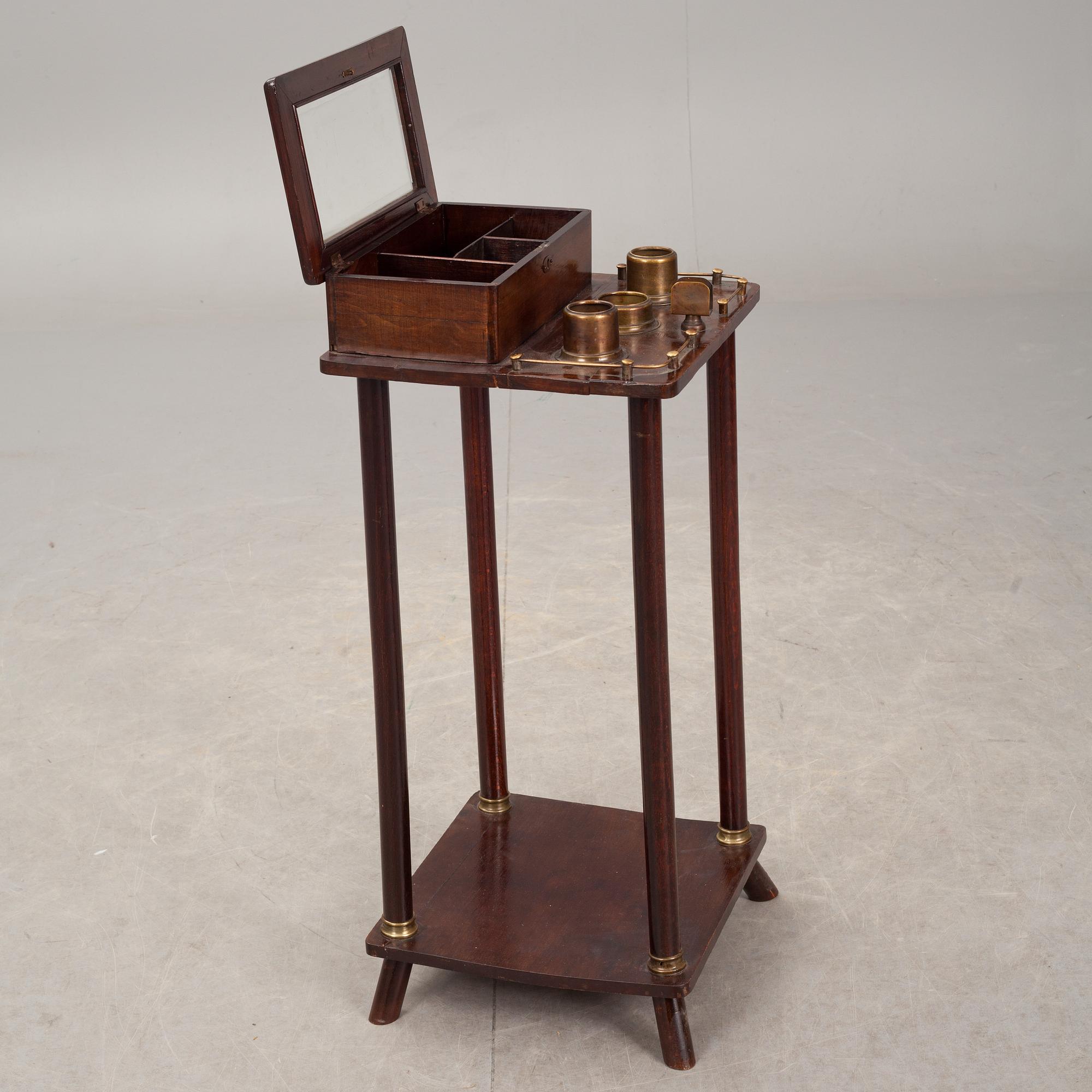 RÖKBORD. 1900-talets andra hälft.