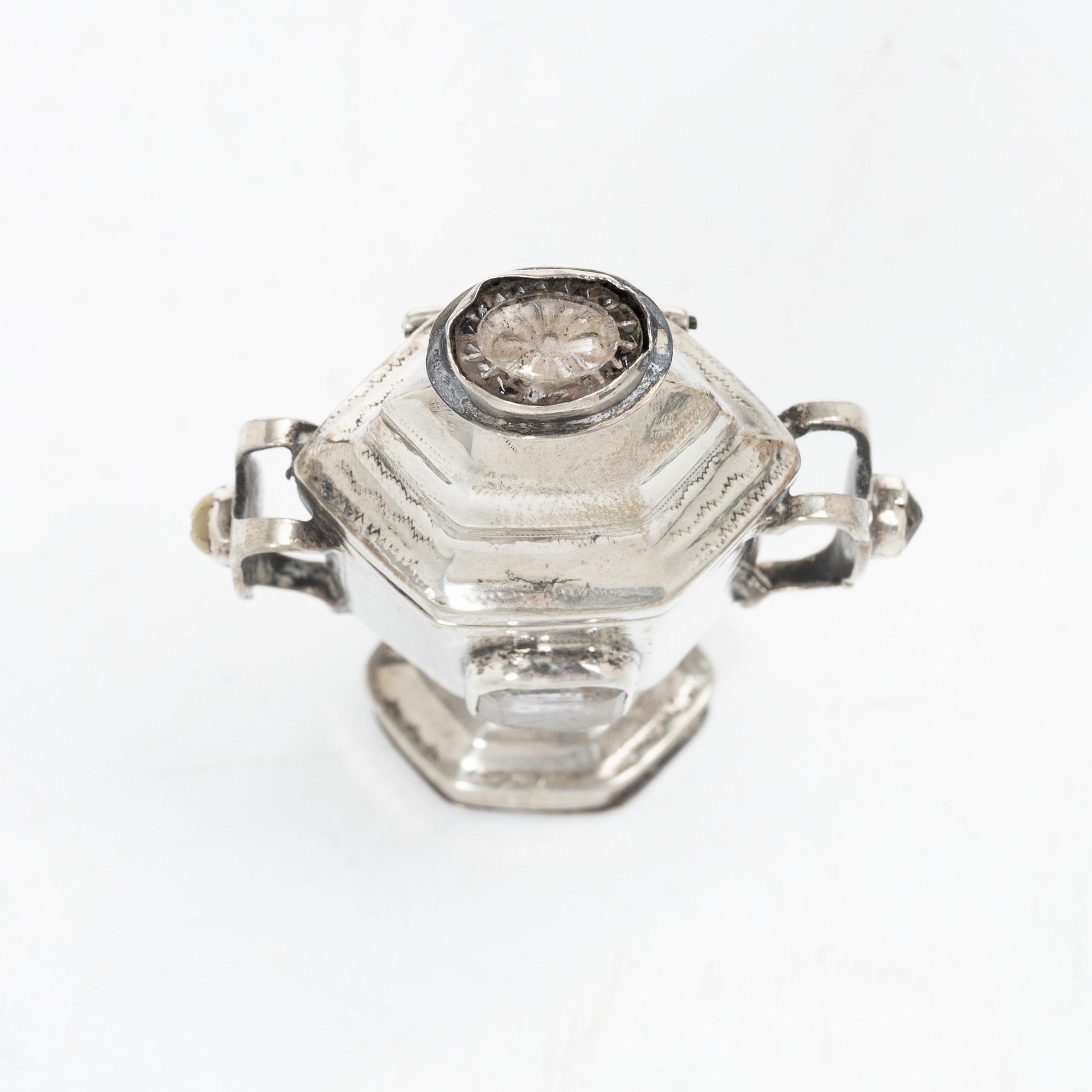 Scent box, silver, mark of Peter G.S. Hiller, Løgumkloster, Denmark (1777-1853).