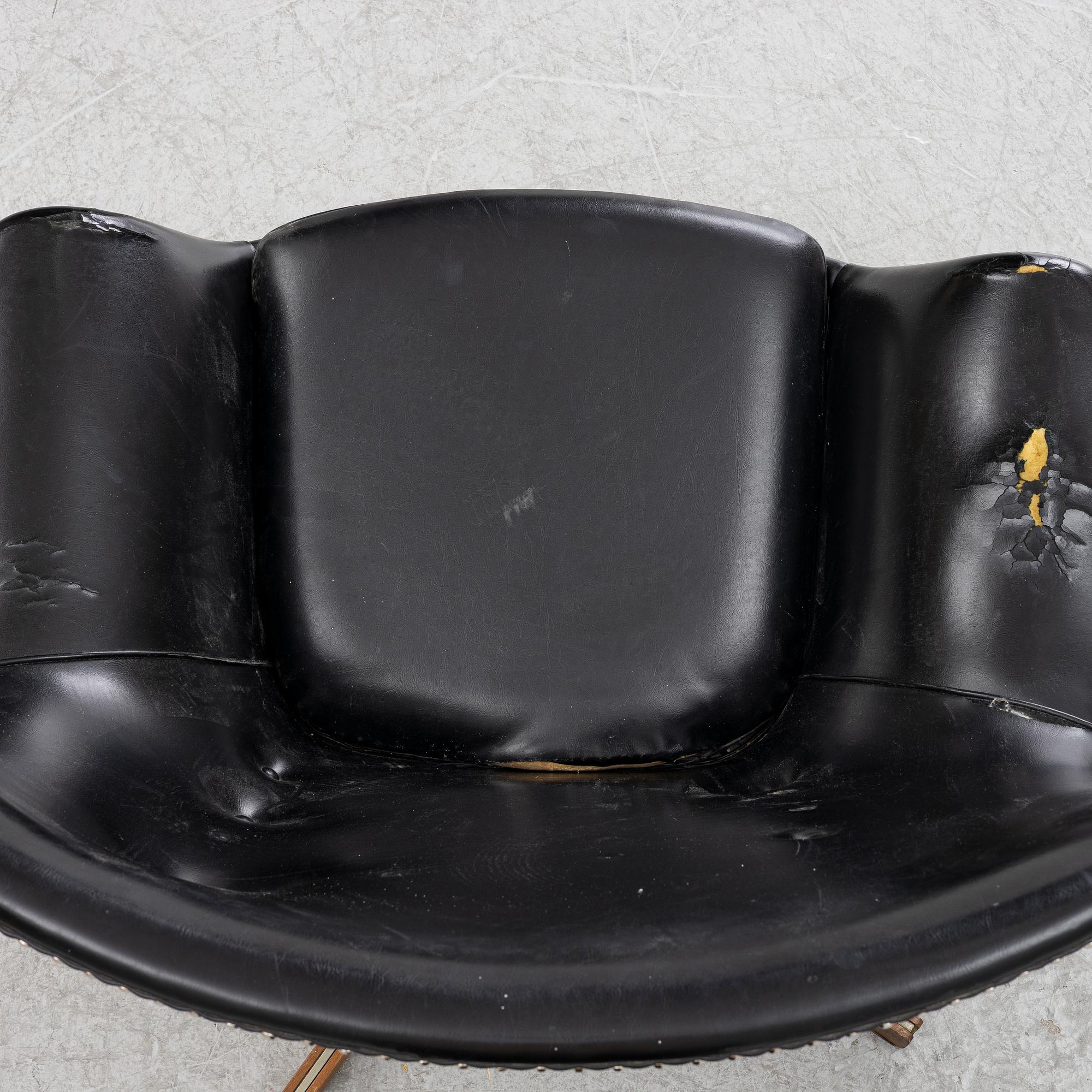 Carl Gustaf Hiort af Ornäs, armchair, "Caravelle", Puunveisto Oy - Träsnideri Ab, 1960s.