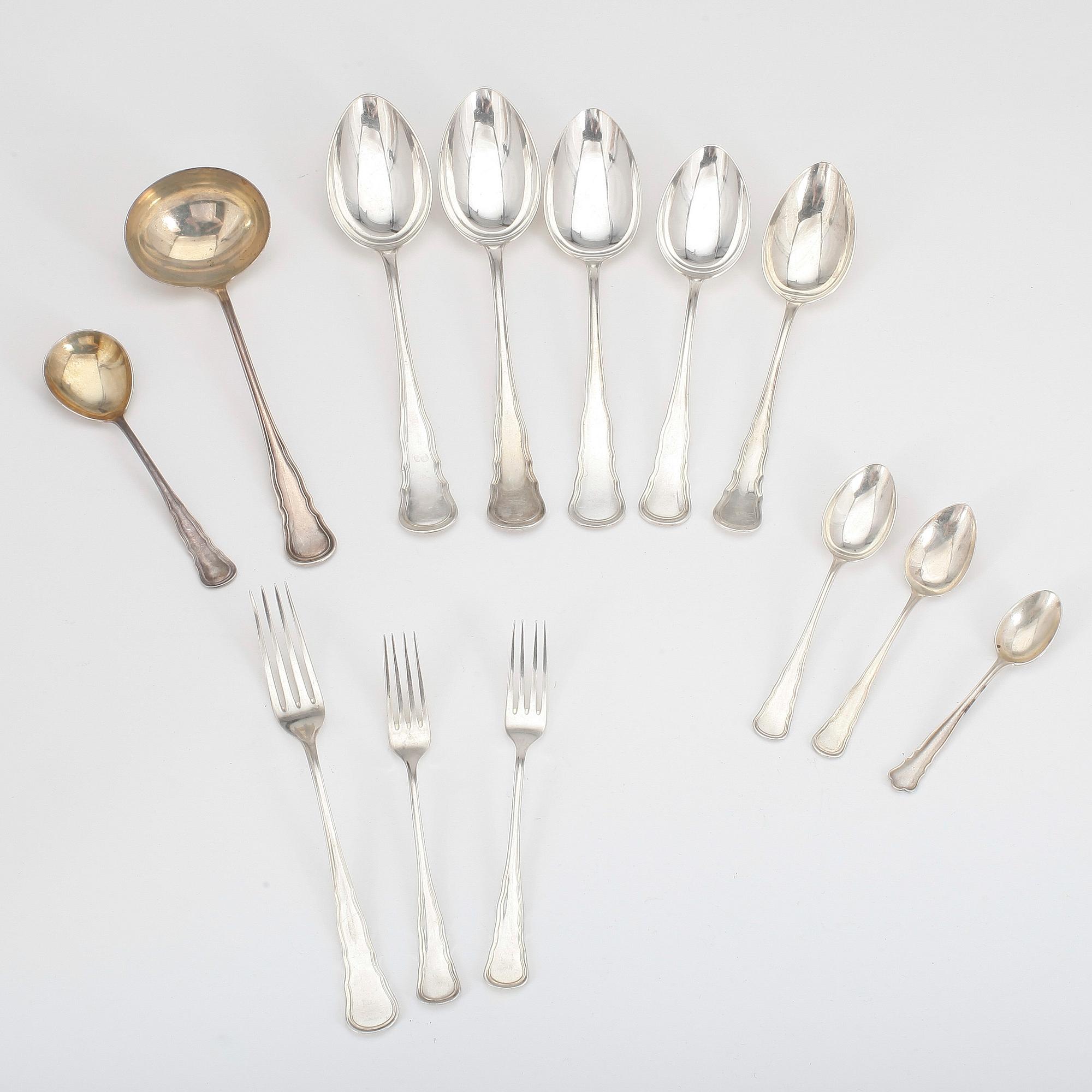 BESTICKSERVISDELAR, ca 80 st. Silver. CG Hallberg, Stockholm bl a 1940. Tot vikt ca 2240 g.