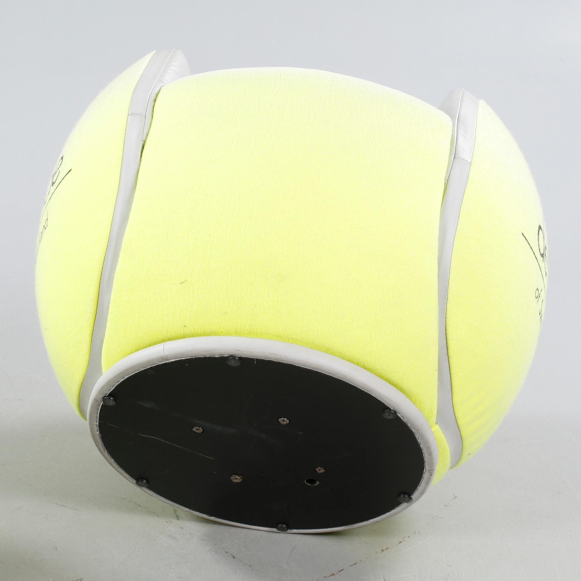 A pair of chairs, model DS-9100/01, made by de Sede in Switzerland, i produktion 2005.