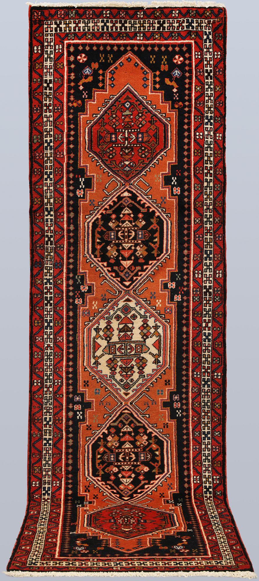 A Meshkin runner, approx. 282 x 80 cm.