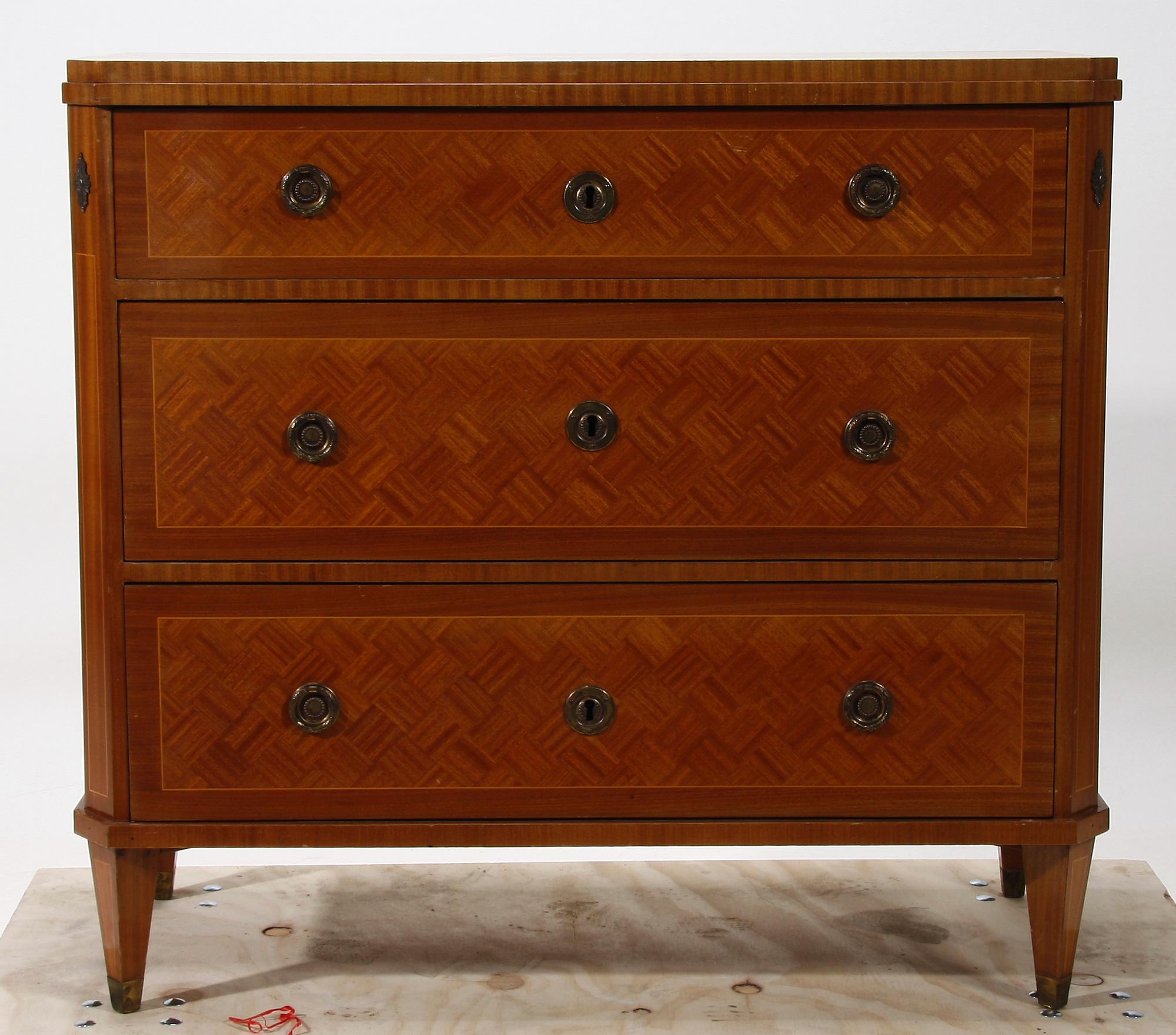 BYRÅ, sengustaviansk stil. 1900-talets början.