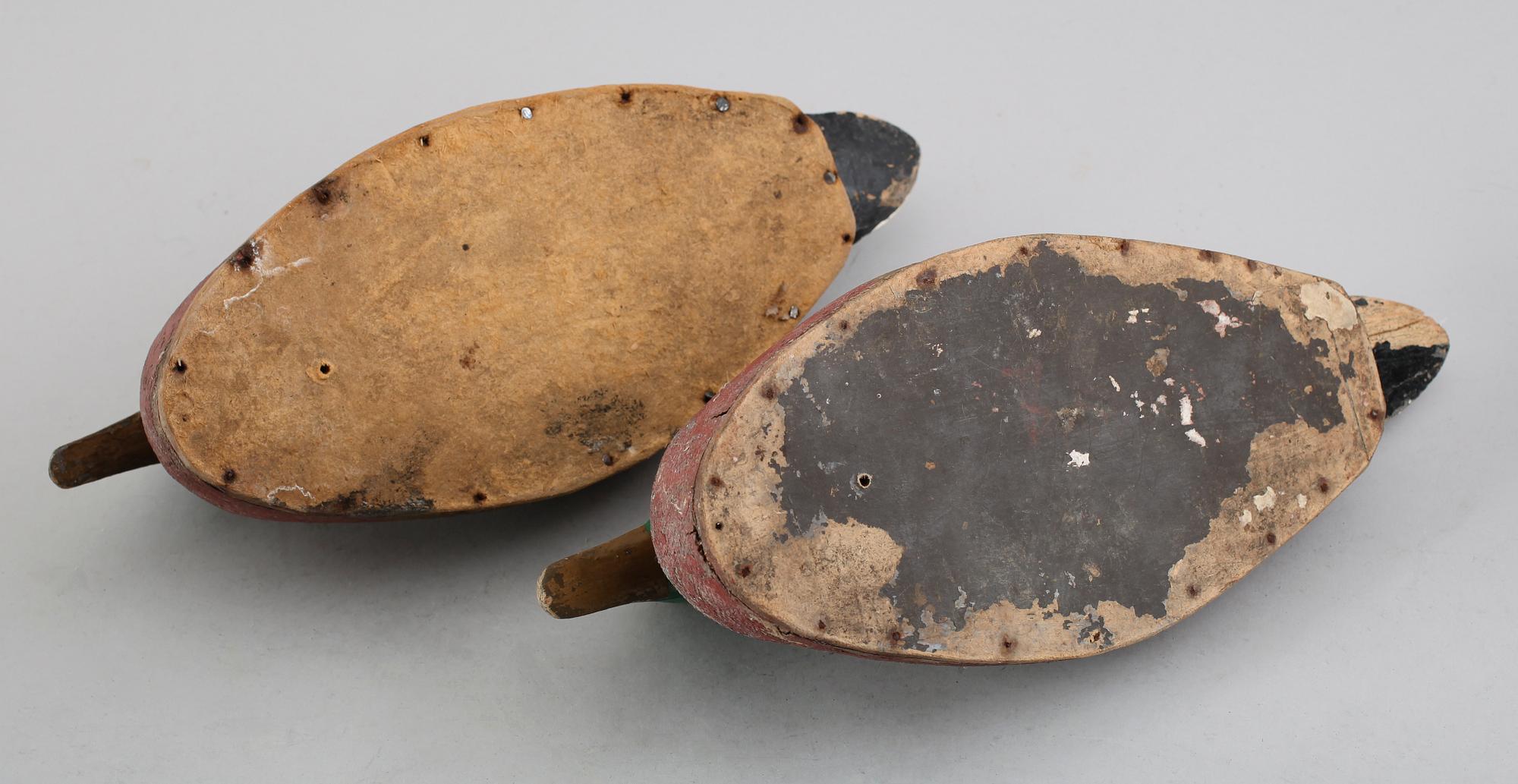 VETTAR, 2 st, trä, 1800-/1900-tal.