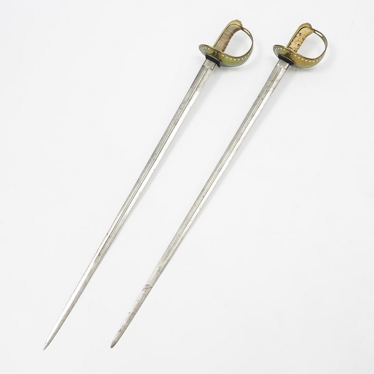 Sablar 2 st, svenska, m/1893 för kavalleriet.