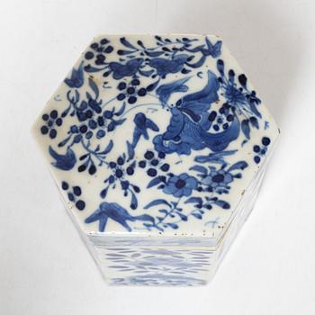 Teburk, porslin, Kina, 1800-tal.
