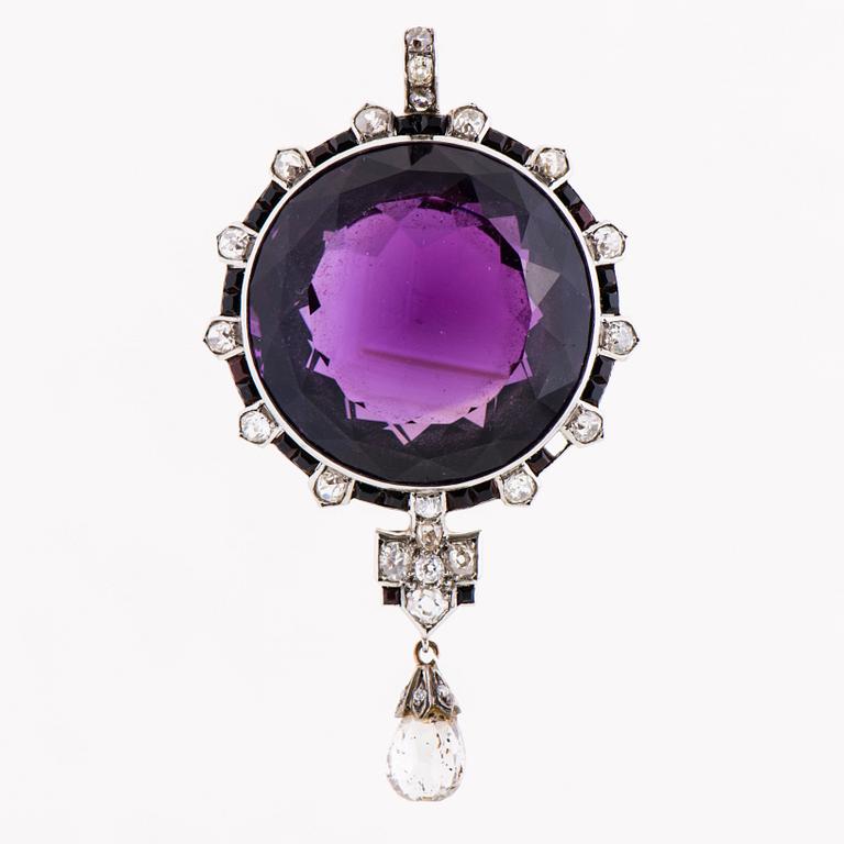A PENDANT, facetted amethyst, old and briolette cut diamonds, square cut garnets, white gold.