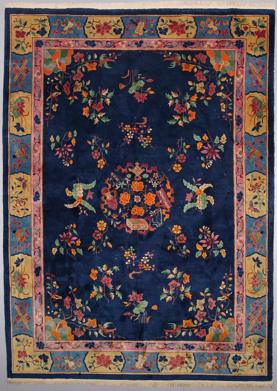 MATTA, Kina, ca 326 x 281 cm.