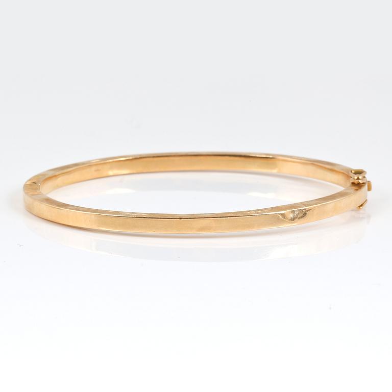 ARMBAND, 18 k guld. Vikt ca 8,76 g.