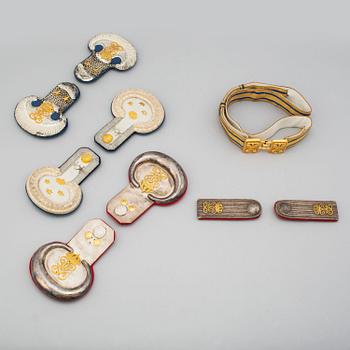 EPÅLETTER, 3 par och axelklaffar ett par svenska 1800-tal.