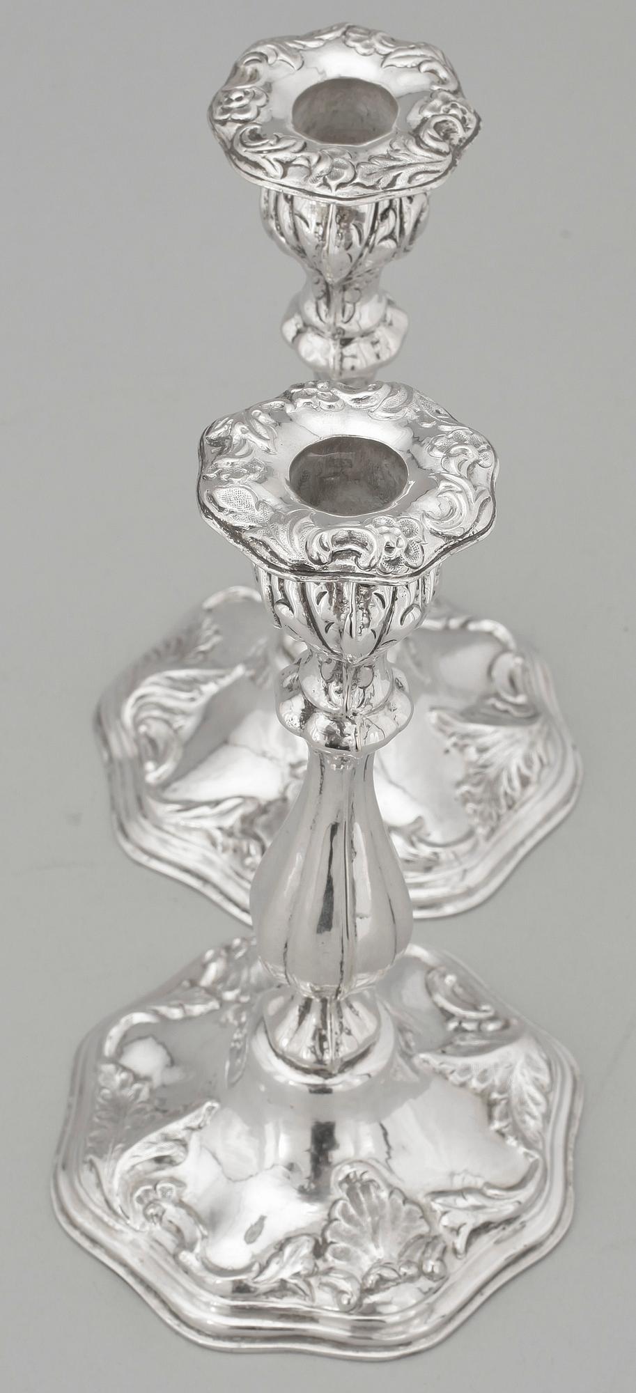 LJUSSTAKAR, ett par, silver, EG Markström, Uppsala, 1852. total vikt ca 339 g.