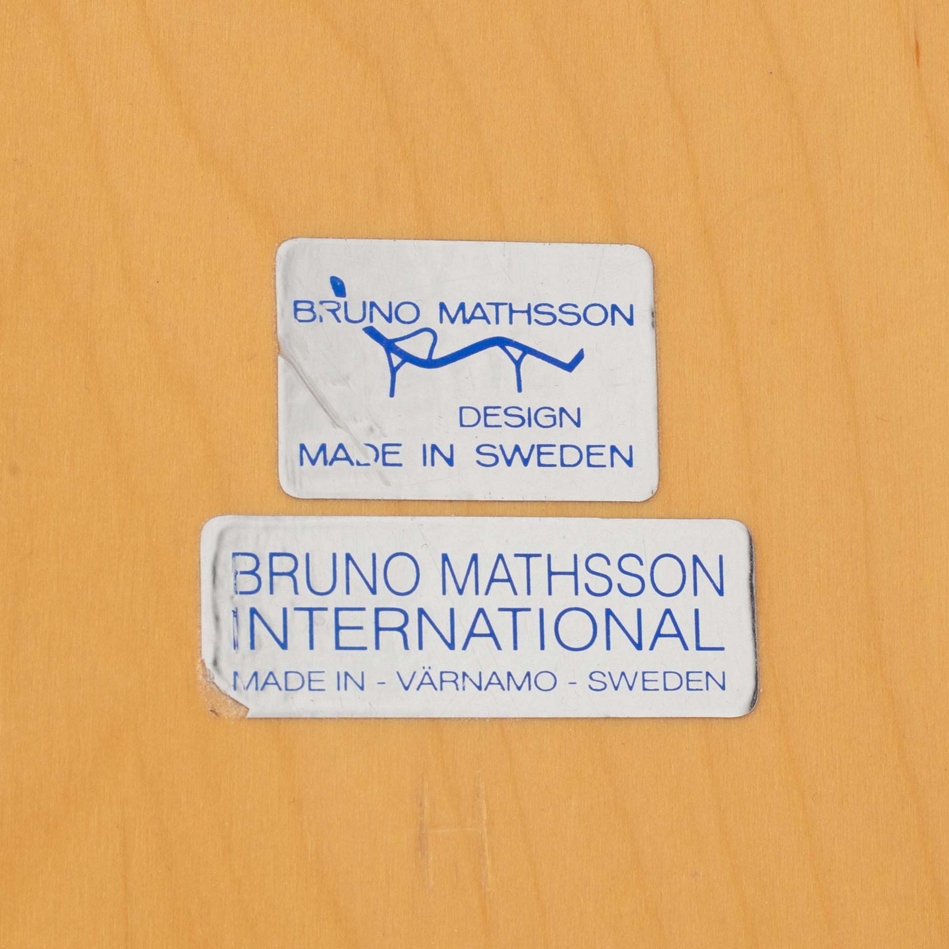 Bruno Mathsson, Side table, "Annika", Bruno Mathsson International, Värnamo, late 20th century.