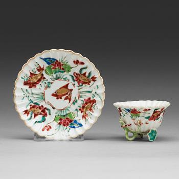 190. A famille rose cups with stand, Qing dynasty, Yongzheng (1723-35).