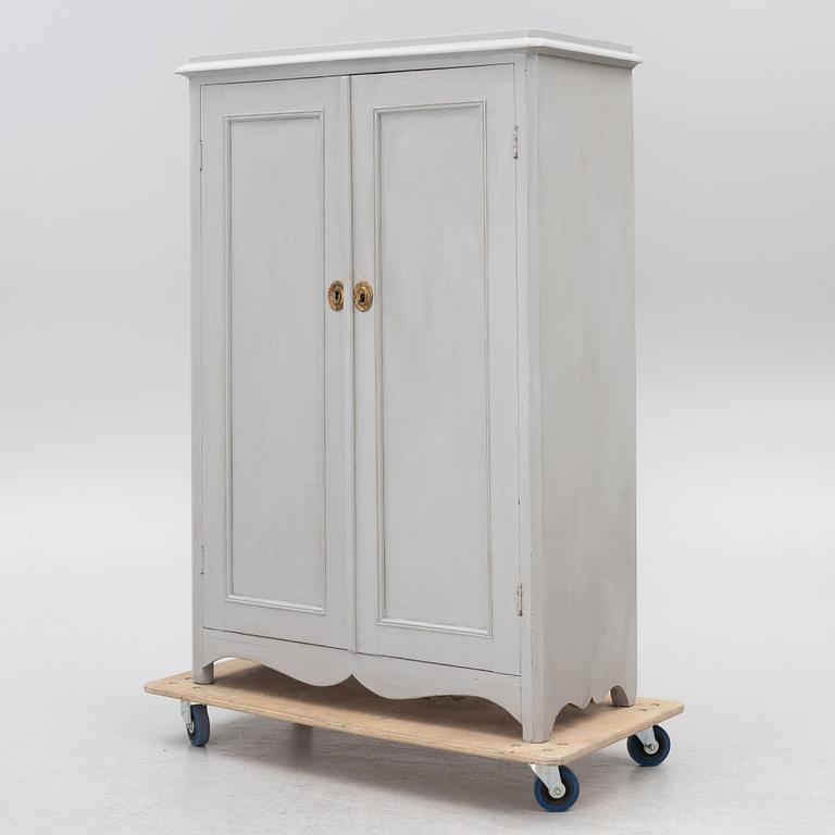 Cabinet, 19th century.