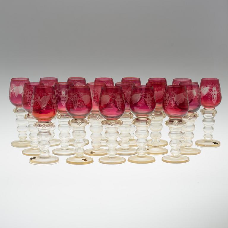 A SET OF 19 SIMILAR WHITE WINE GLASSES, Gullaskruf and Royal Krona, second half of the 20th century.