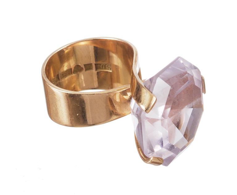 RING, stor fasettslipad kunzit.