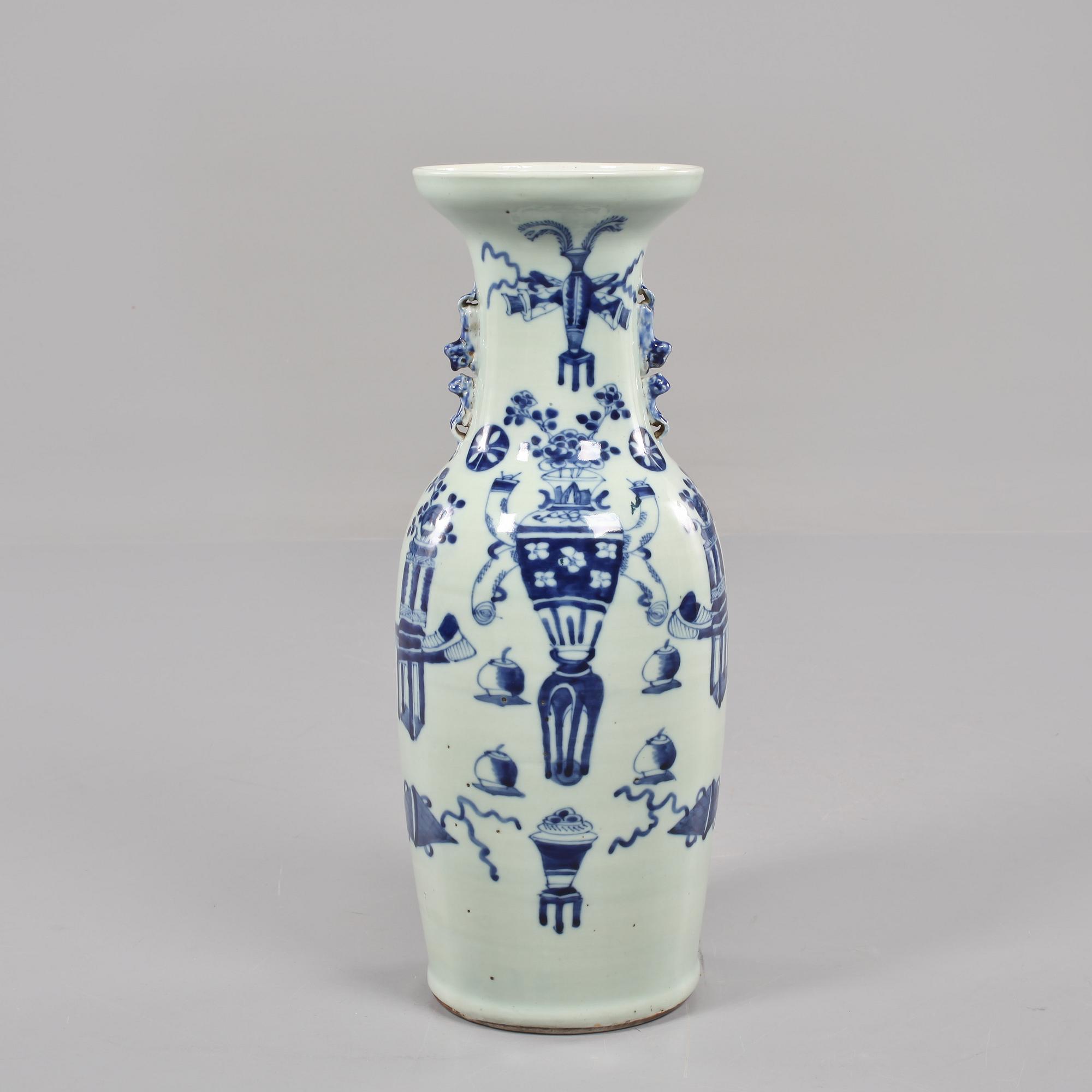 VAS, porslin, Kina, omkring sekelskiftet 1800/1900.