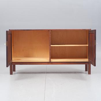 SIDEBOARD, "Domi Monté", Nils Jonsson, Troeds, Bjärnum, brännmärkt.