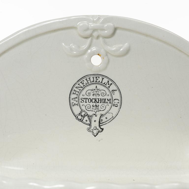 A bathroom shelf, porcelain, Fahnehjelm & Co., early 20th century.