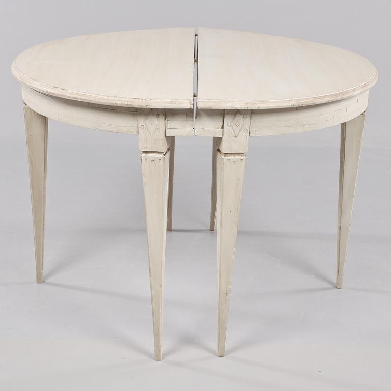 MÅNBORD, ett par, 1800-tal.