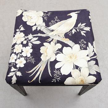 TABURETT, gustaviansk stil, omkring år 1900.