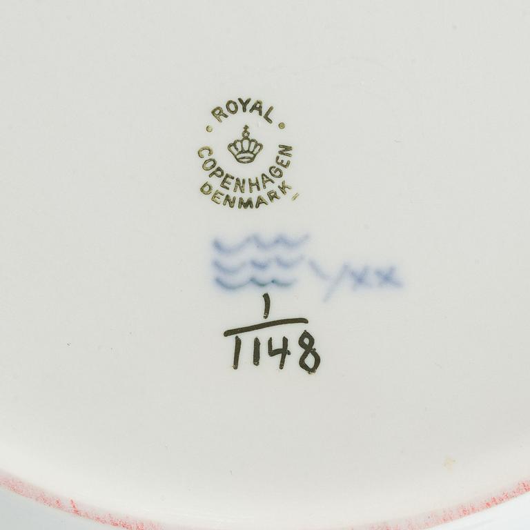 Royal Copenhagen,  a '1148' 'Musselmalet Full Lace' porcelain serving plate, Denmark.