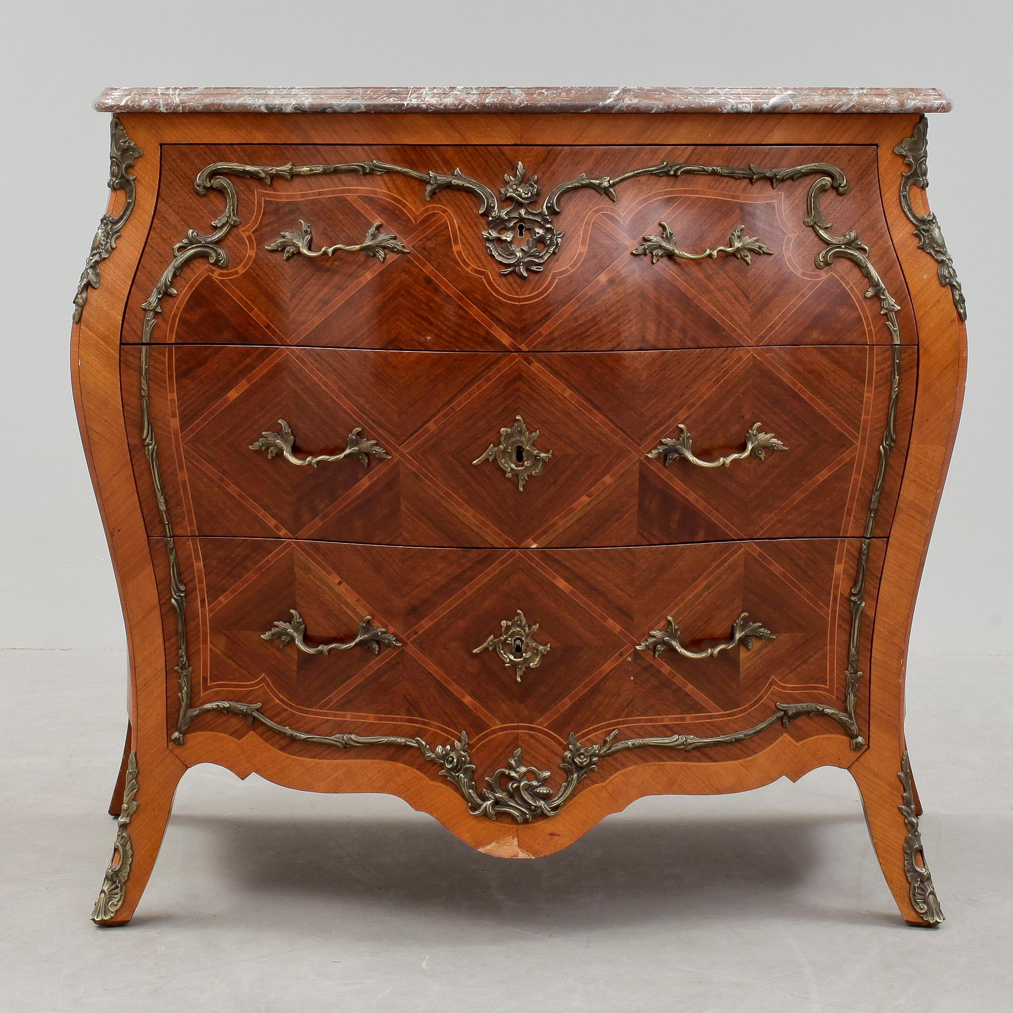 BYRÅ, rokokostil, 1900-tal.