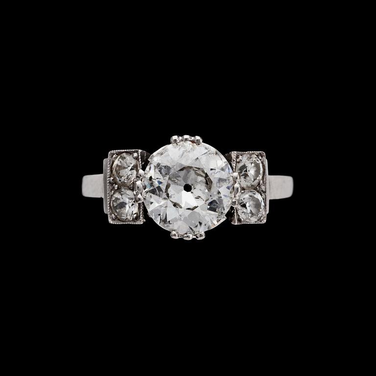 An old cut diamond ring, app. 1.60 cts and old cut diamonds, tot. app. 0.50 cts, 1939.