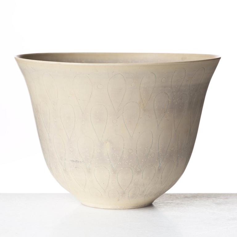 Stig Lindberg, a stoneware bowl, Gustavsberg studio, Sweden 1945.