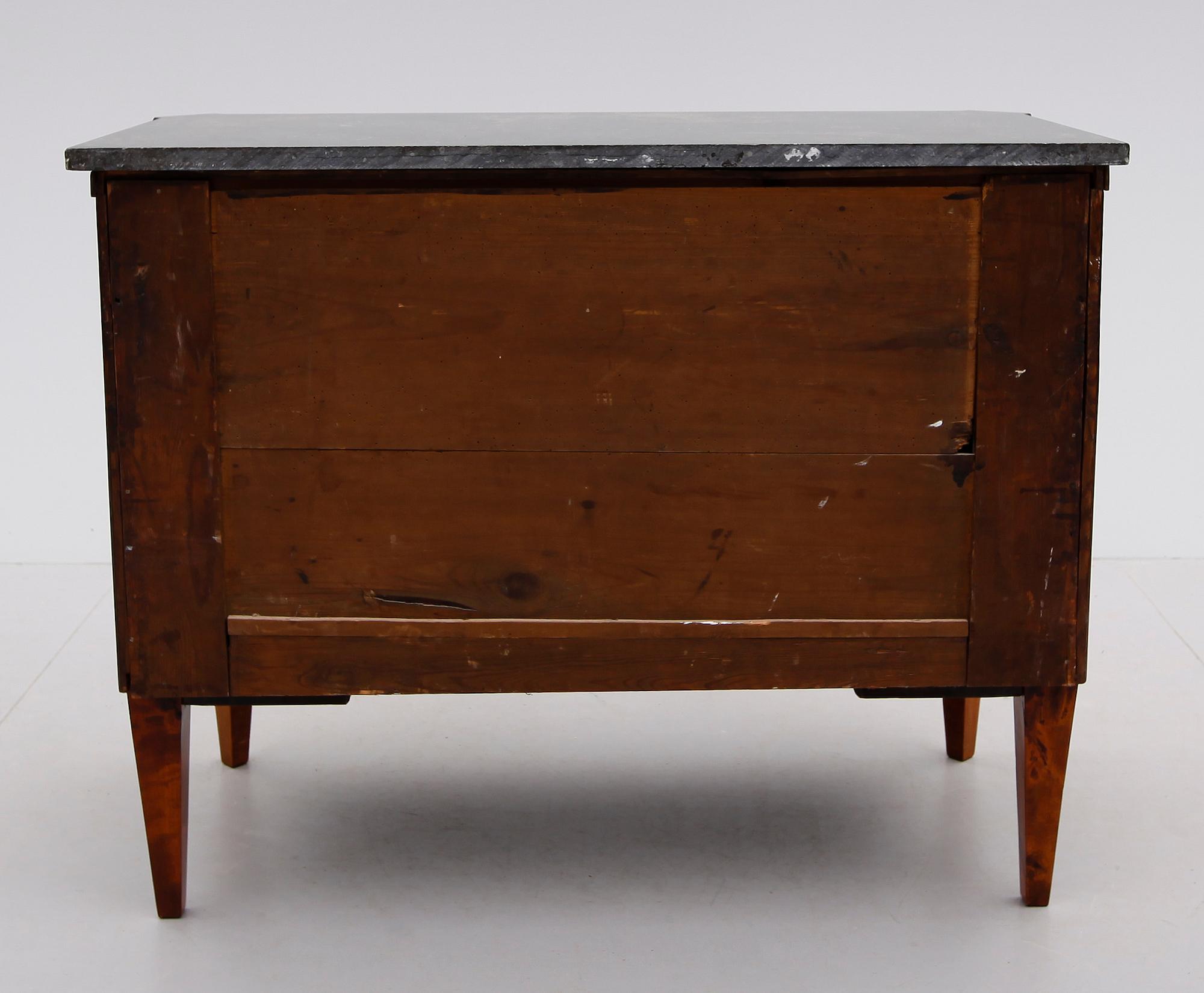 BYRÅ, gustaviansk stil, 1900-talets första hälft.