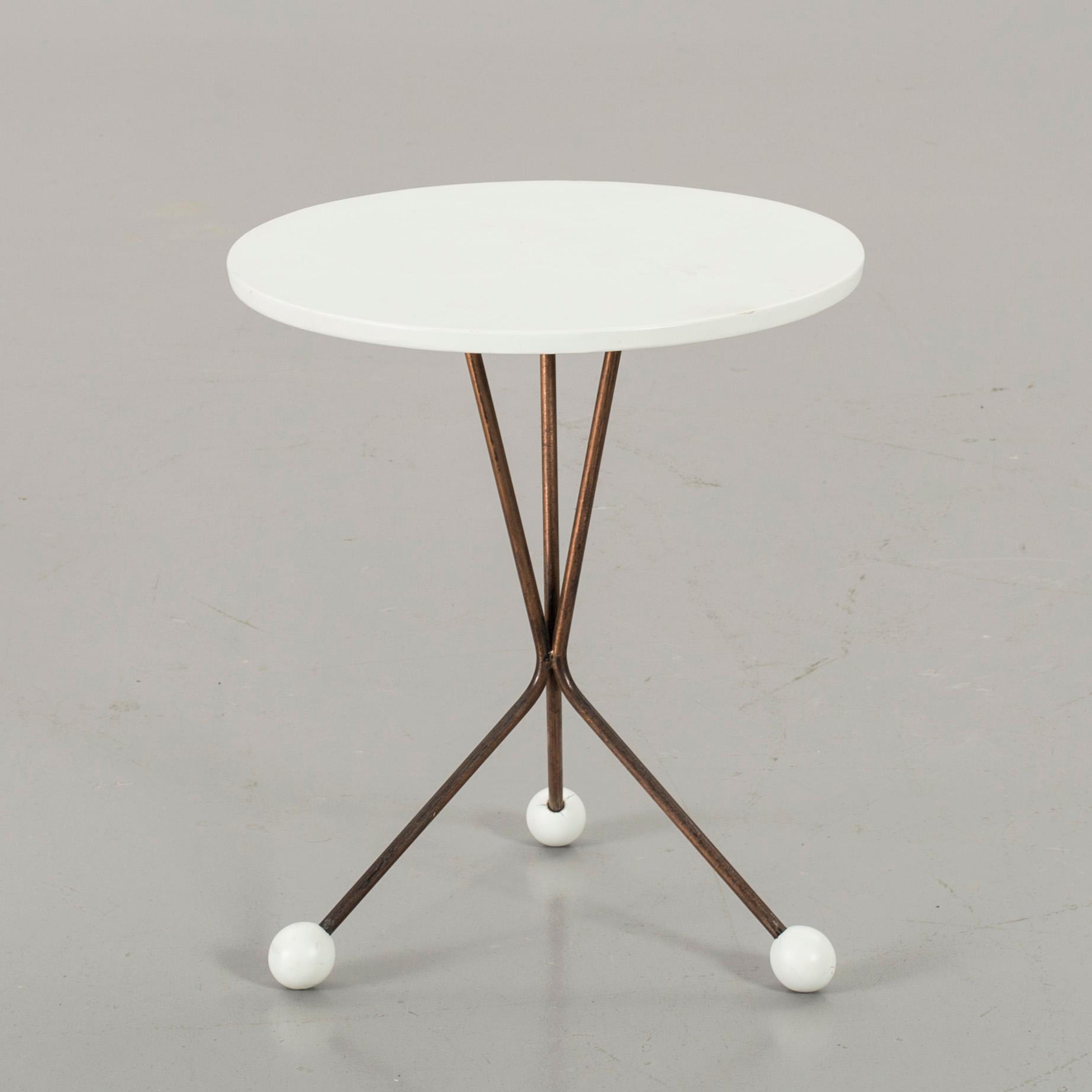 A TABLE BY TIBRO.