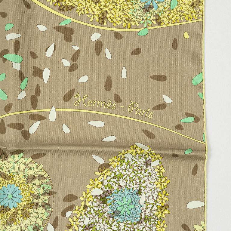 Hermès, scarf, "Offrandes d'un Jour".