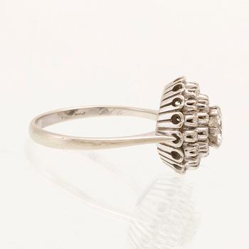 Ring in 18K white gold with round brilliant cut and single cut diamonds.