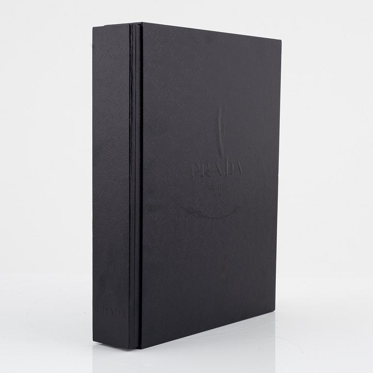 Prada, bok, "Prada", 2009.