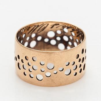 Liisa Vitali, ring, "Myrstigen", 14K guld, Westerback, Helsingfors 1971.