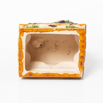 Fohundar, ett par, porslin, Kina, 1900-talets andra hälft.