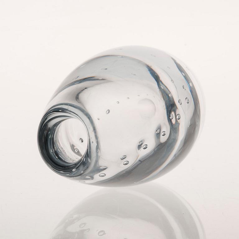 VAS, glas, "Pärlbandet", signerad G Nyman Nuutajärvi Notsjö, 1980-tal.