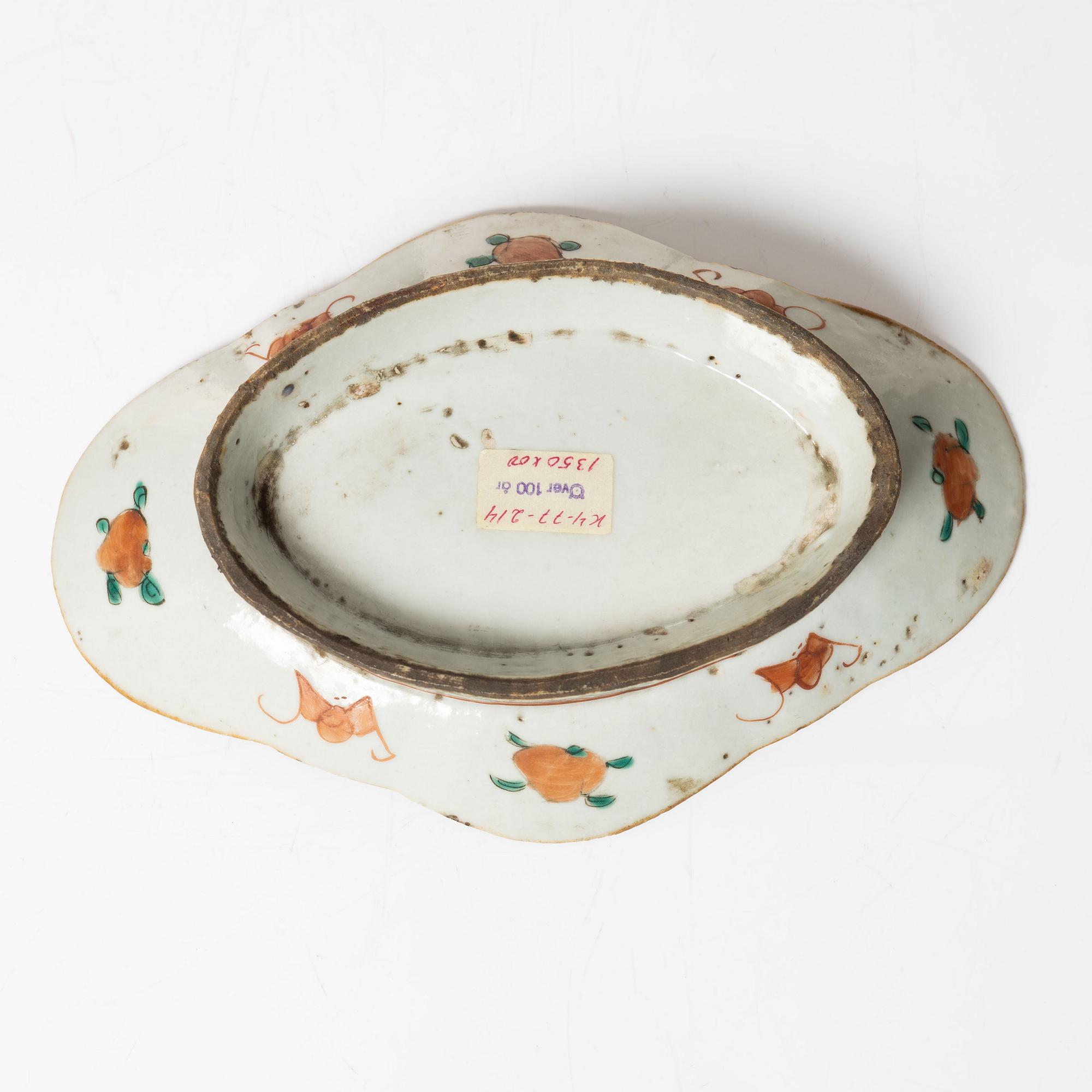 Three Chinese famille rose porcelain dishes, late Qing dynasty / around 1900.