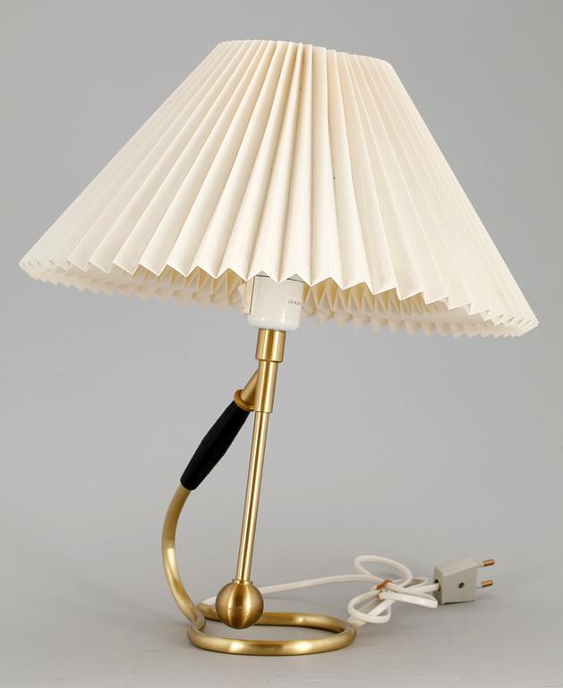 BORDS/VÄGGLAMPA, Le Klint, 306, Kaare Klint, Danmark.