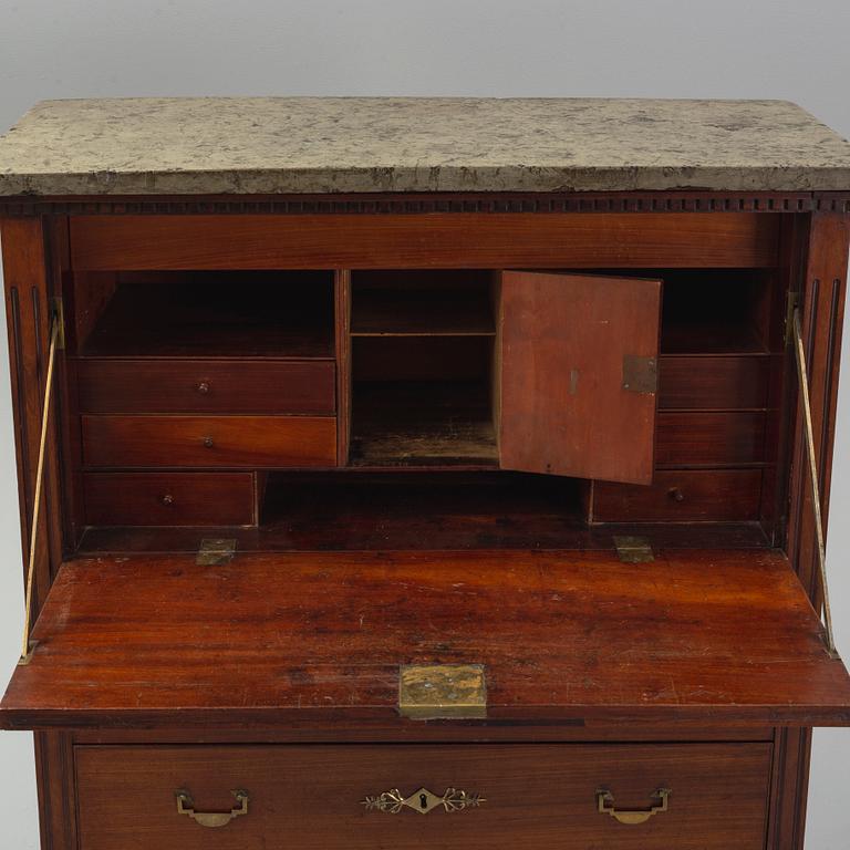 A late Gustavian, mahogny  secretaire from around the year 1800.