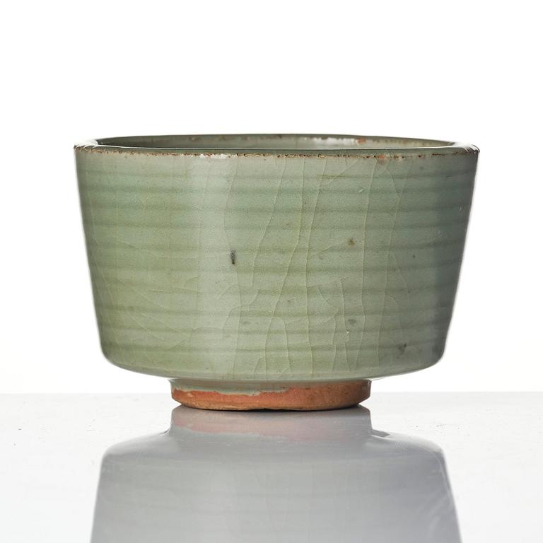 A celadon glazed censer, Yuan/Ming dynasty.