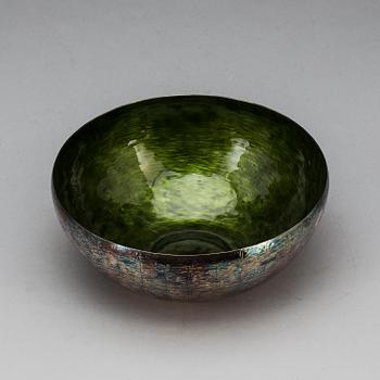 An Eva Hidström sterling and green enamel bowl, executed by Kultakeskus, Tavastehus, Finland 1970.