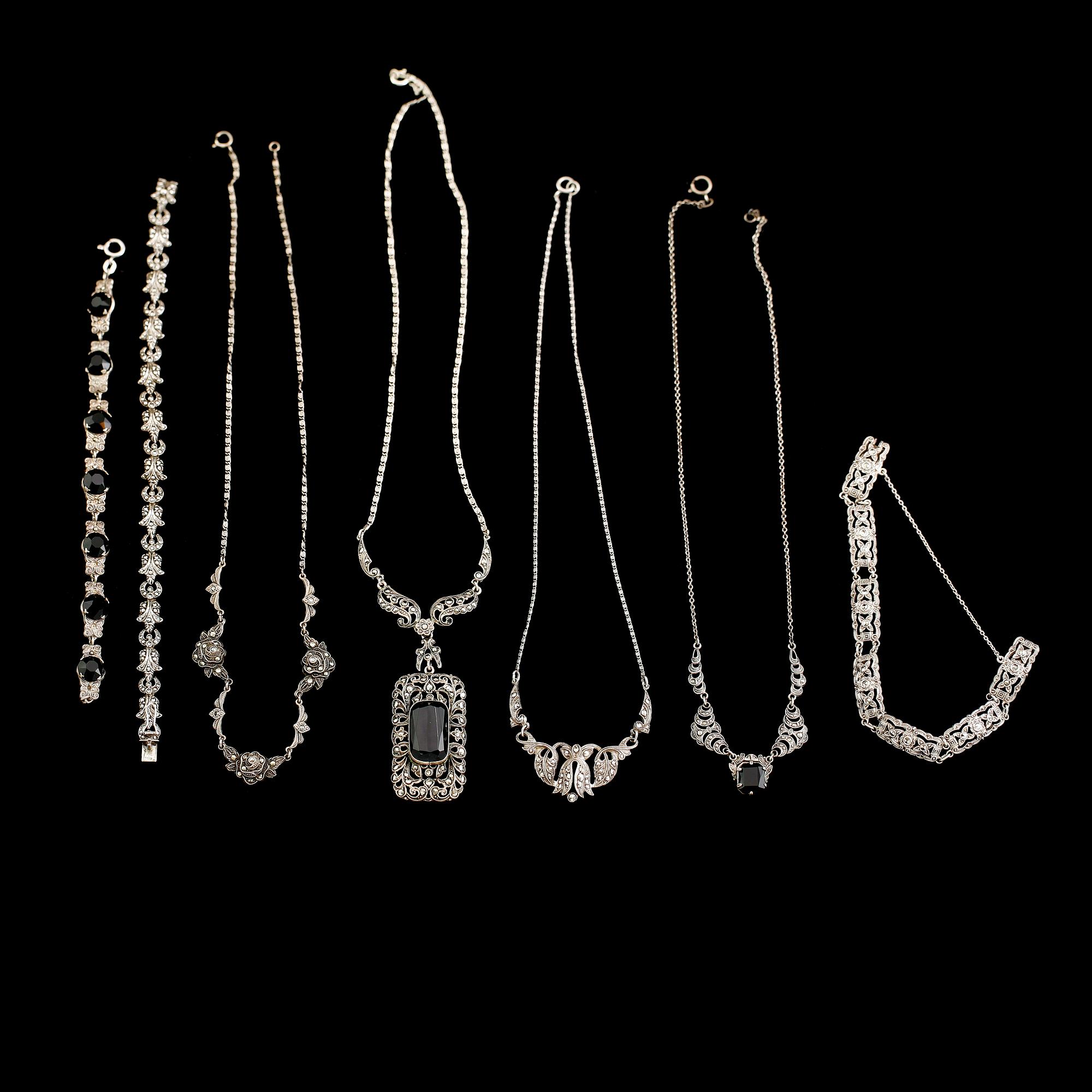 HALSBAND, 4 st samt ARMBAND, 3 st, silver, 1900-talets första hälft. Vikt ca 76 gram.