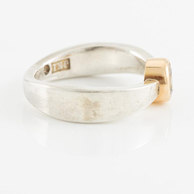 Jan-Christer Lundqvist, ring, silver med fasettslipad vit sten, Skövde.