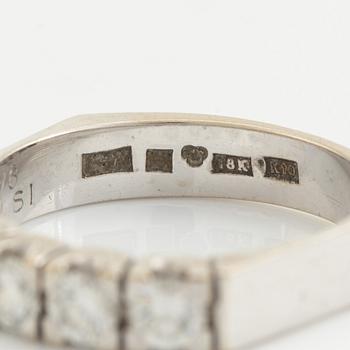 Brilliant cut diamond ring.