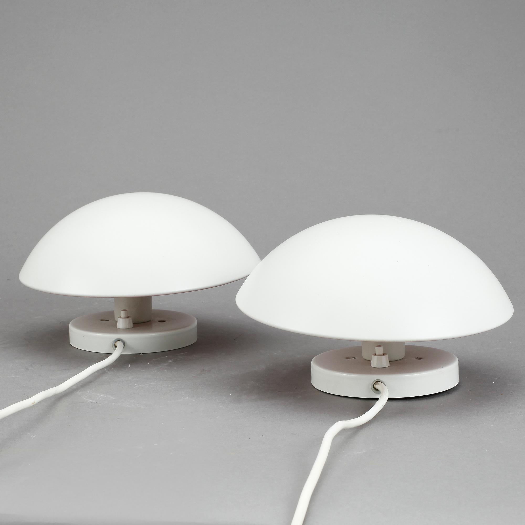 VÄGGLAMPOR, ett par, Louis Poulsen, 1980-tal.