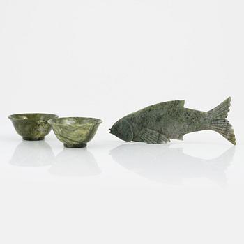 A Chinese figurine and a pair of bowls, 20th century.
