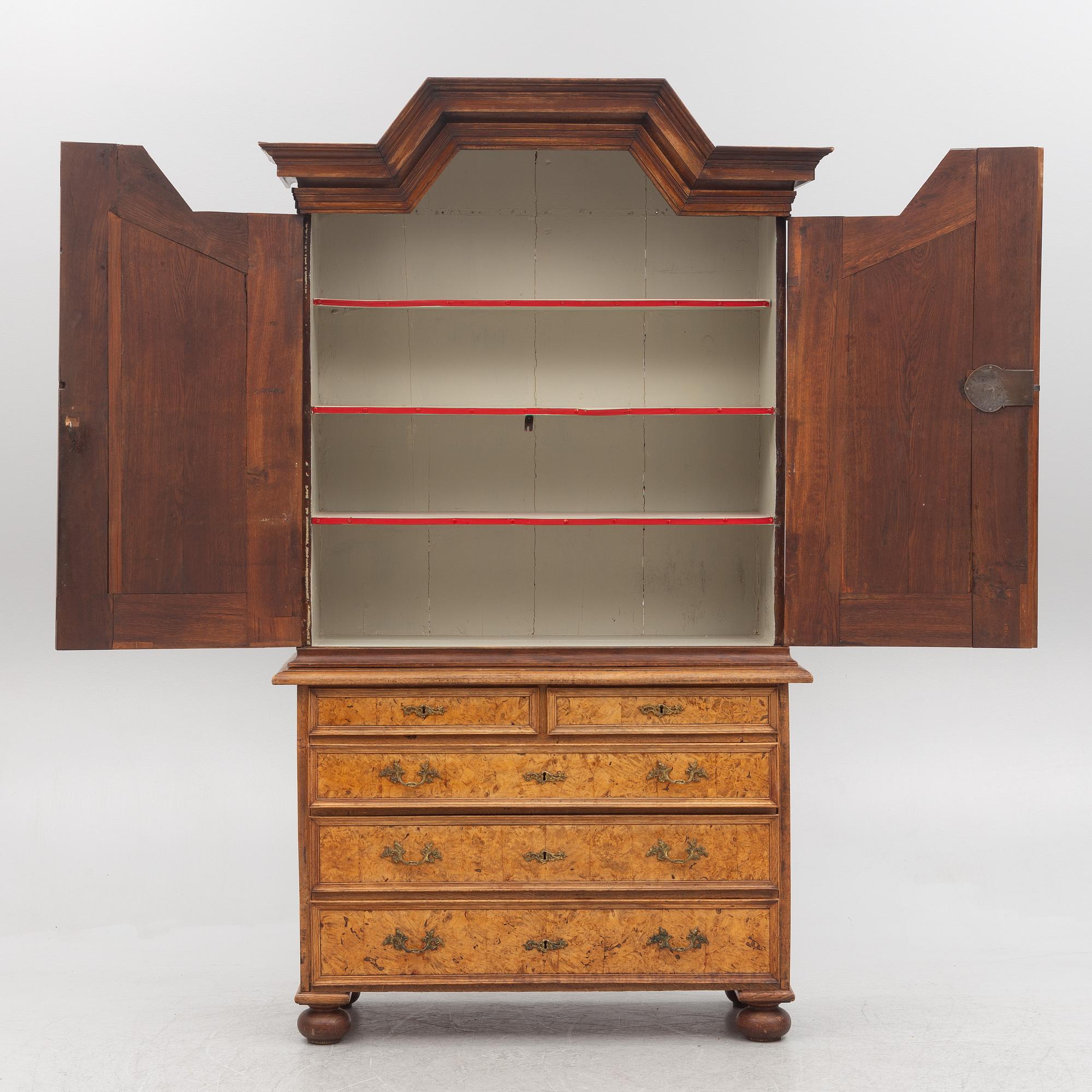 A late Baroque cabinet, first part of the 18th century.
