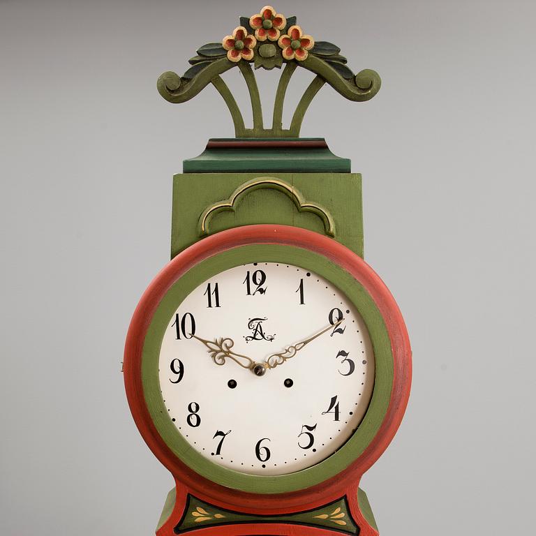 LONG CASE CLOCK, 20th century.